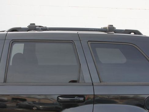 Used 2010 Jeep Grand Cherokee Laredo image 16