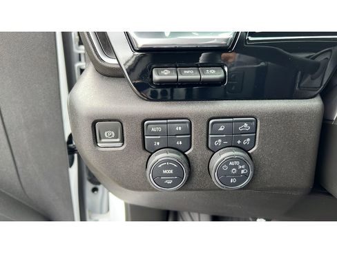 Certified 2024 Chevrolet Silverado 1500 LTZ AWD/4WD image 23