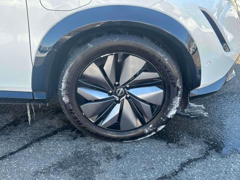 Used 2024 Nissan Ariya AWD image 6