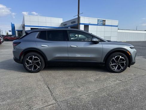 Used 2025 Chevrolet Equinox EV LT image 6