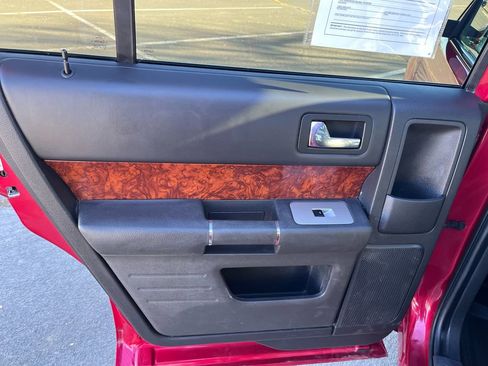 Used 2011 Ford Flex Limited w/ Rapid Spec Order Code image 18