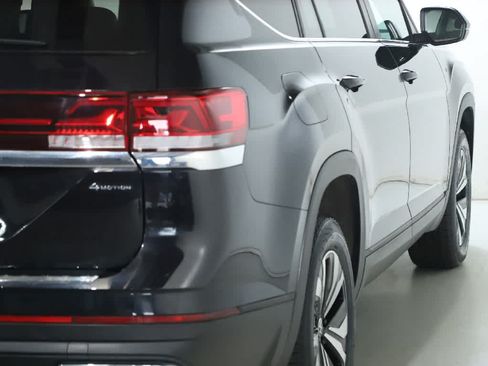Used 2024 Volkswagen Atlas SE AWD/4WD image 45