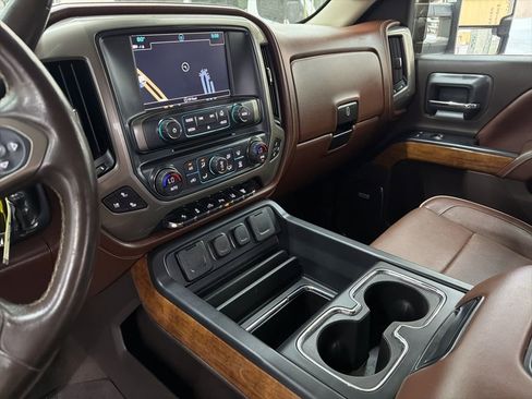 Used 2019 Chevrolet Silverado 2500 High Country w/ Duramax Plus Package image 35