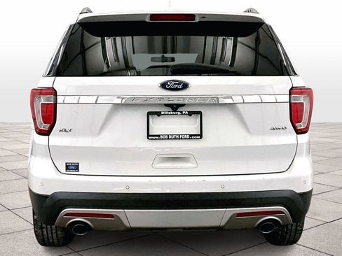 Used 2017 Ford Explorer XLT image 5