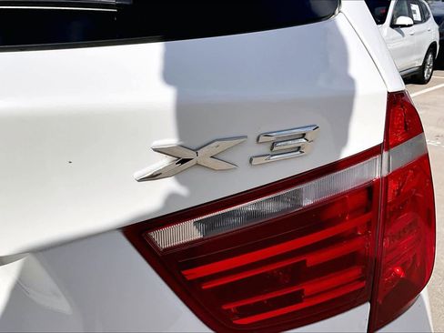 Used 2017 BMW X3 sDrive28i image 9