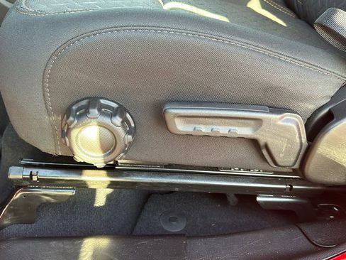 Used 2025 Jeep Gladiator Mojave w/ Convenience Group image 20