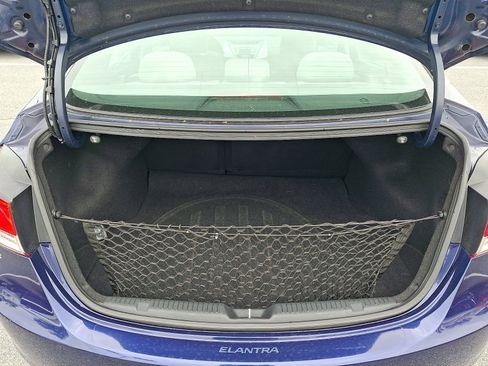 Used 2013 Hyundai Elantra GLS w/ Preferred Pkg FWD image 28