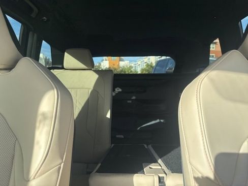 Used 2025 BMW X3 xDrive30i image 21