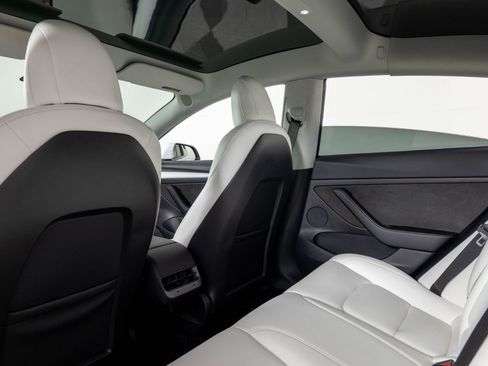 Used 2021 Tesla Model 3 Standard Range Plus image 20