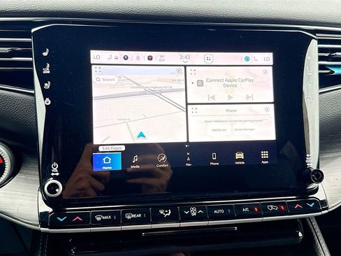 Used 2023 Jeep Wagoneer L Series II image 16