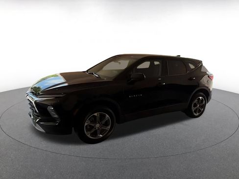 Used 2026 Chevrolet Blazer LT FWD image 8