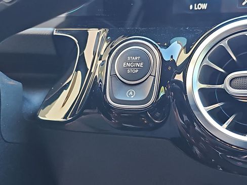 Used 2021 Mercedes-Benz GLA 250 4MATIC image 24