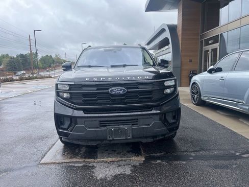 Used 2025 Ford Expedition Max Active AWD/4WD image 2