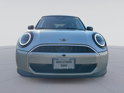 Used 2025 MINI Cooper 2-Door Hardtop image 4