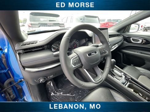 Used 2025 Jeep Compass Latitude w/ Convenience Group AWD/4WD image 10