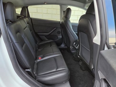 Used 2020 Tesla Model Y Long Range image 41