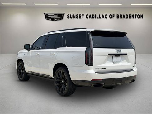 Certified 2025 Cadillac Escalade Sport Platinum w/ LPO, ONYX Package AWD/4WD image 5
