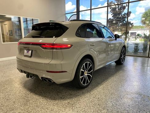 Used 2020 Porsche Cayenne S AWD/4WD image 9