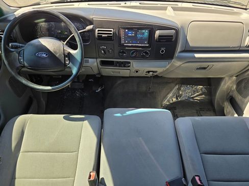 Used 2006 Ford F350 XLT image 19