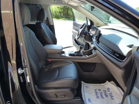 Used 2025 Kia Carnival EX FWD image 64