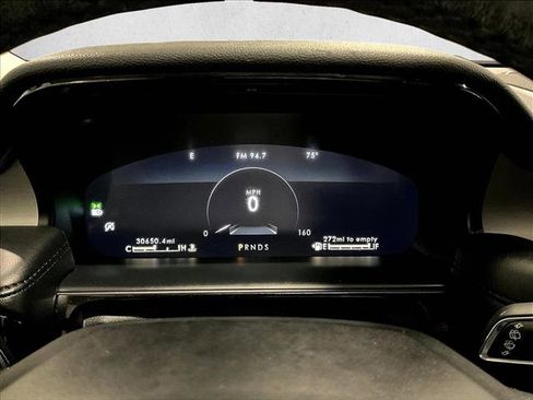 Used 2023 Lincoln Nautilus FWD w/ Premium Package image 22