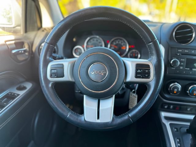 Used 2017 Jeep Compass Latitude FWD image 37