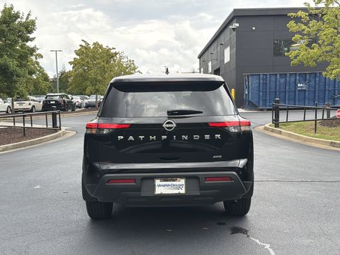 Used 2025 Nissan Pathfinder S AWD/4WD image 16