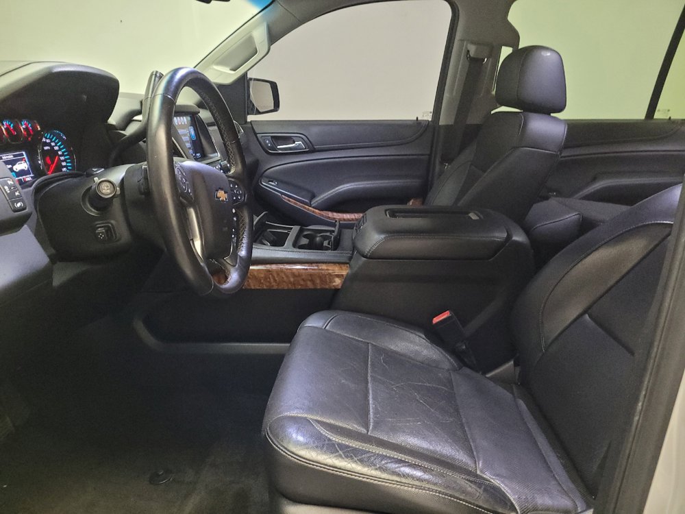 Used 2018 Chevrolet Suburban Premier RWD image 17