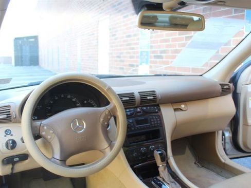 Used 2003 Mercedes-Benz C 240 4MATIC Sedan image 15