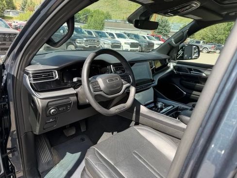 Used 2023 Jeep Wagoneer Series II AWD/4WD image 19