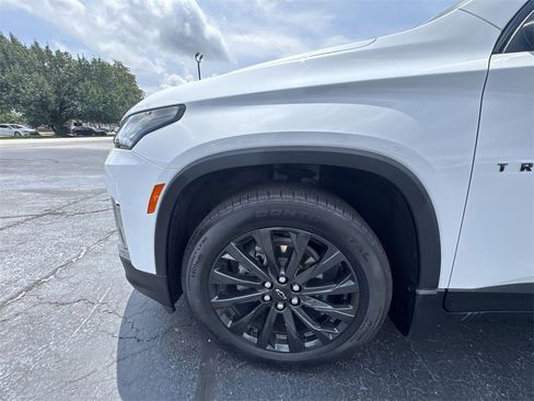 Used 2024 Chevrolet Traverse RS image 10
