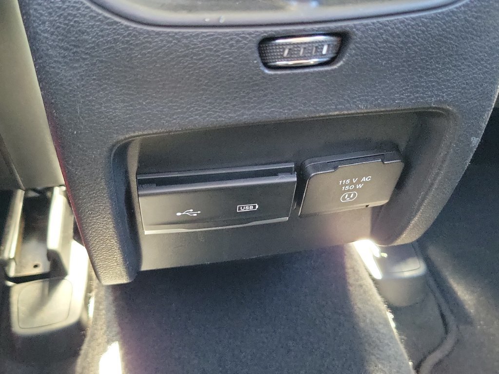 Used 2019 Jeep Cherokee Limited w/ Luxury Group AWD/4WD image 31