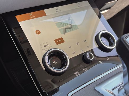 Used 2022 Land Rover Range Rover Evoque SE image 29