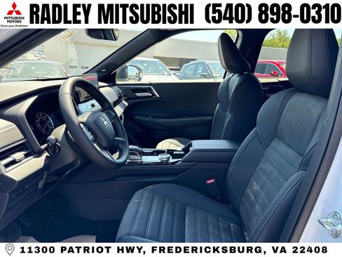 New 2026 Mitsubishi Outlander LE AWD/4WD image 3