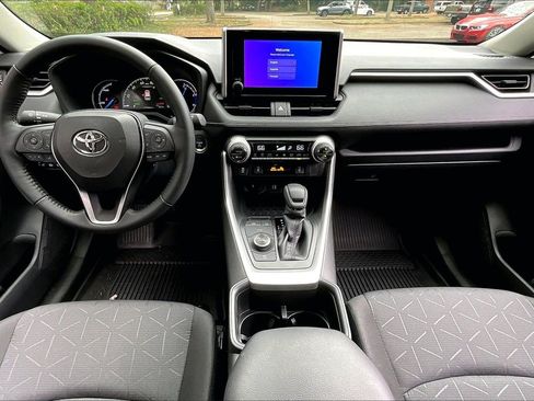 Used 2025 Toyota RAV4 XLE image 7
