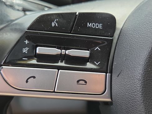 Used 2021 Hyundai Elantra SEL w/ Convenience + Premium Package image 32