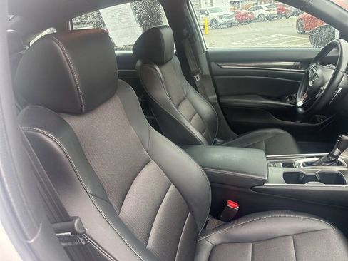 Used 2018 Honda Accord Sport image 10