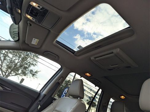 Used 2017 Honda Pilot Elite image 27