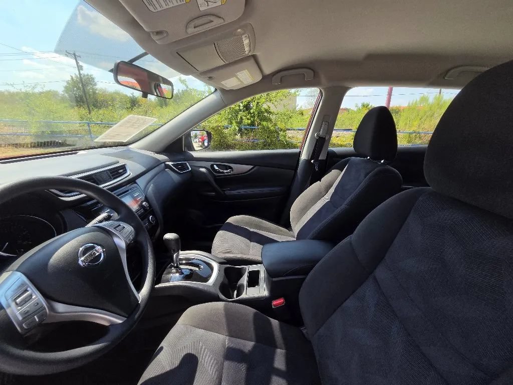 Used 2015 Nissan Rogue S FWD image 15