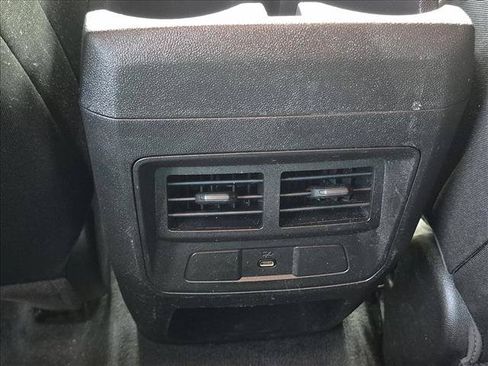 Used 2023 Chevrolet Colorado LT RWD image 17