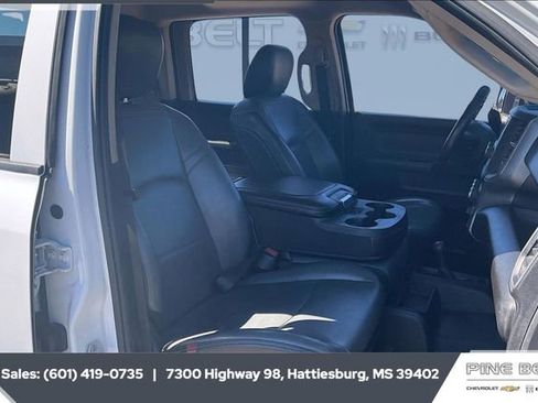 Used 2019 RAM 3500 Tradesman w/ Chrome Appearance Group image 7