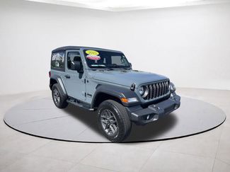 Used 2025 Jeep Wrangler Sport AWD/4WD video 1