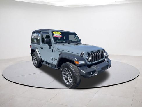 Used 2025 Jeep Wrangler Sport AWD/4WD image 1