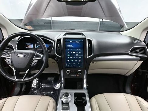Used 2021 Ford Edge Titanium w/ Equipment Group 301A AWD/4WD image 26