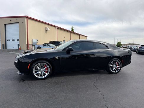 Used 2025 Dodge Charger Daytona Scat Pack w/ Track Pack AWD/4WD image 98