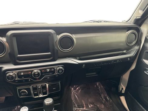Used 2023 Jeep Wrangler Unlimited AWD/4WD image 56