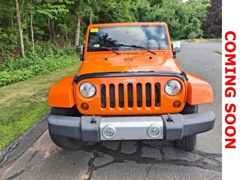 Used 2012 Jeep Wrangler Unlimited Sahara w/ Dual Top Group AWD/4WD image 3