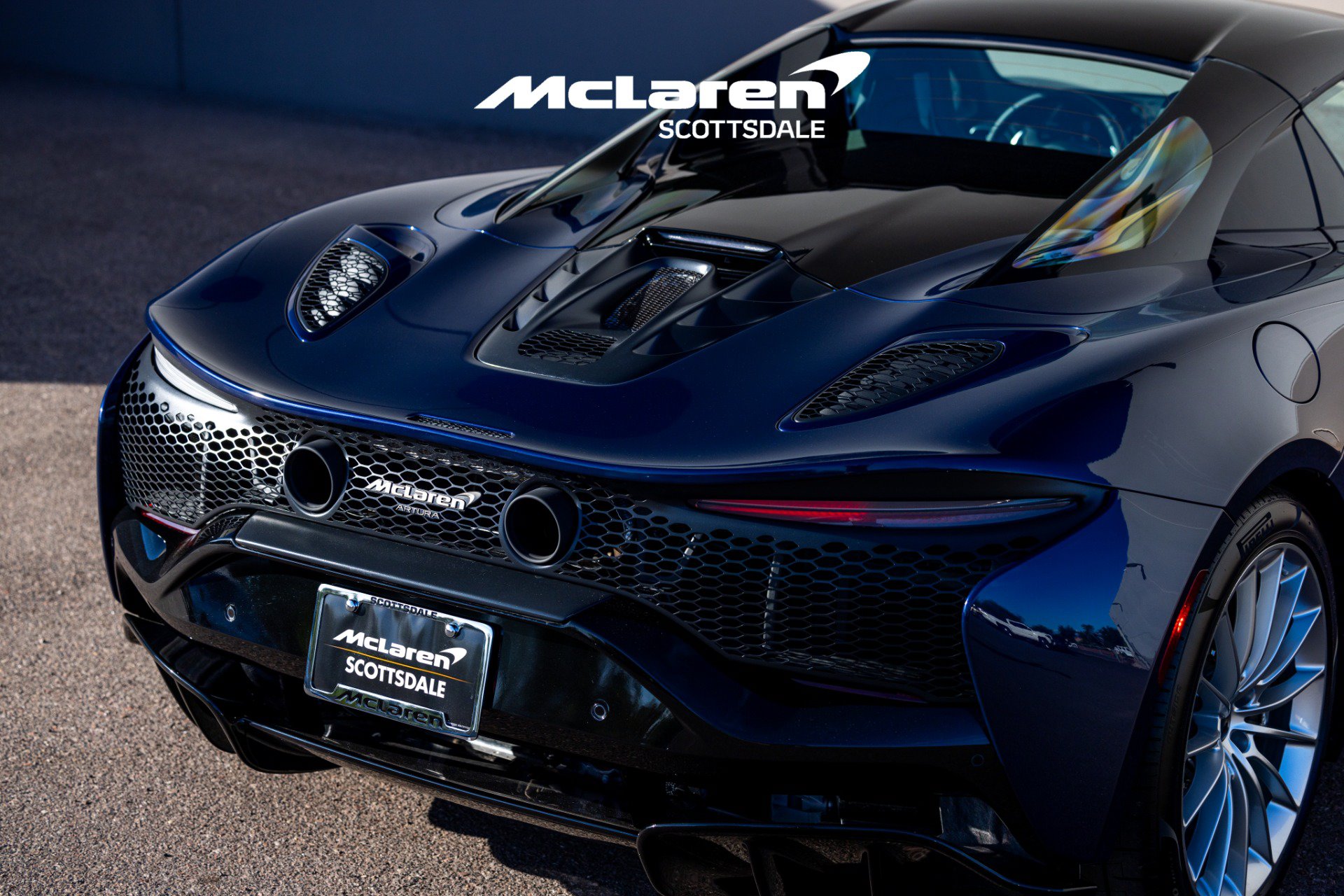 Used 2025 McLaren Artura Spider RWD image 46