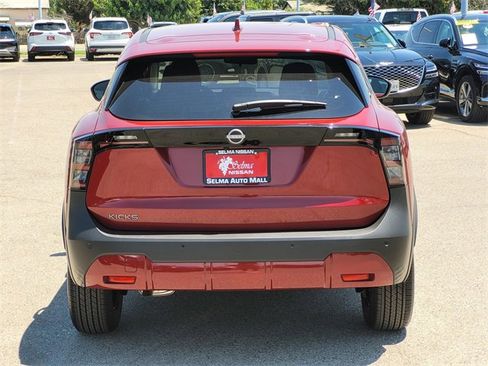 New 2025 Nissan Kicks SV image 5