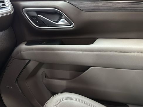 Used 2022 GMC Yukon XL SLT w/ SLT Luxury Package image 23